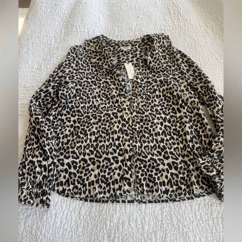 Anthropologie Pilcro button down leopard size large NWT